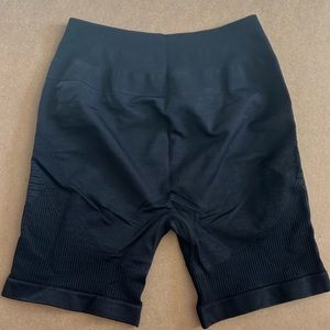 Alphalete Ozone Short 5.5” - Black